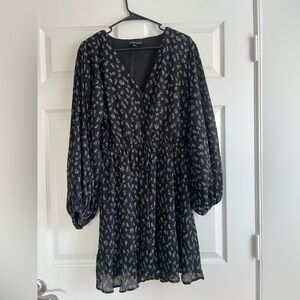 NWOT Wishlist Apparel Black & White Drawstring Tie Waist Long Sleeve Dress M/L